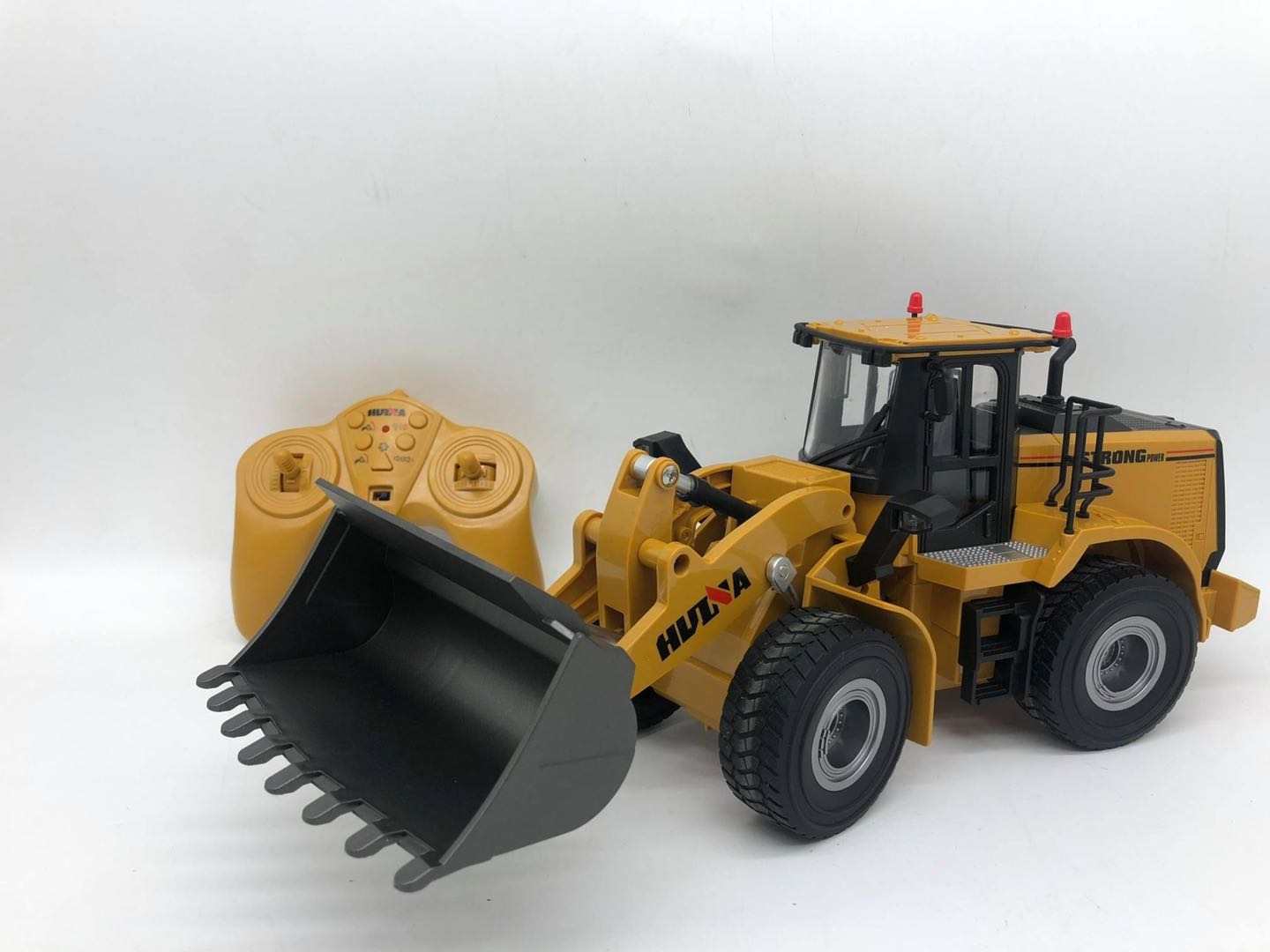 Latest 2020 December version 1/24 scale Huina 1567 RC Wheel Loader 7.4V 600mAh 9 channels for over 8 years old US/CANADA/AU/EU