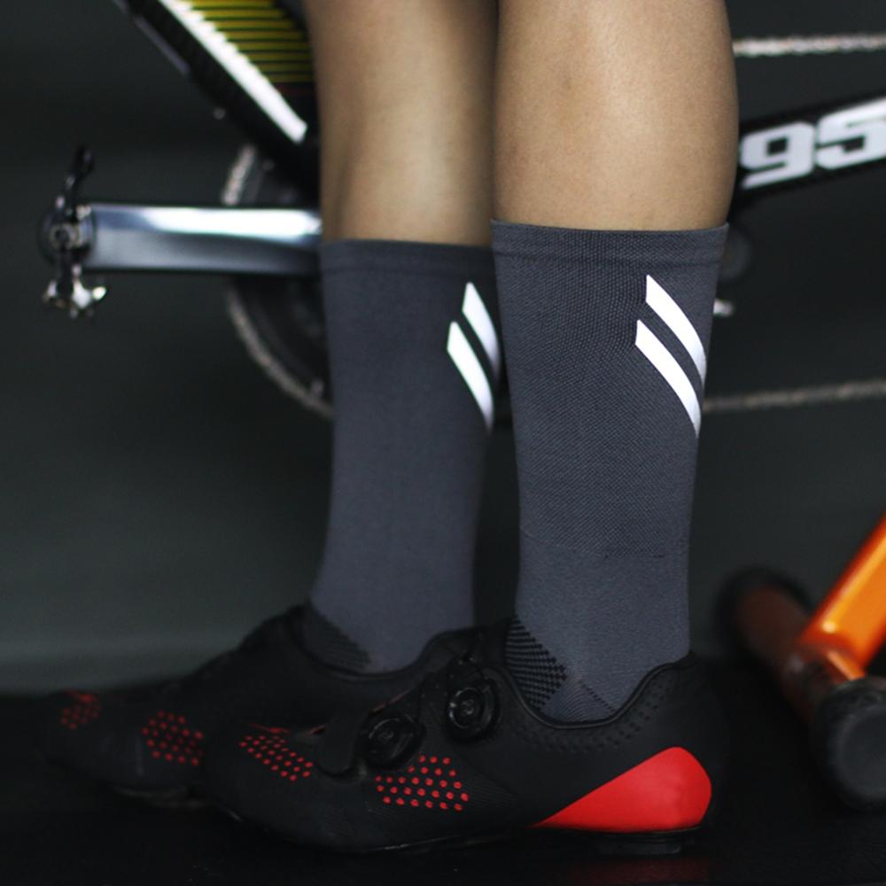 High Reflective Cycling Socks Night Safety Men Women Professional Bicycle Bike Socks Sport Hiking Running Sock