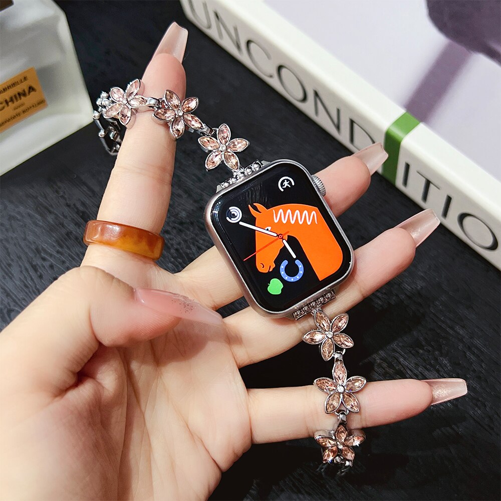 Cute Women Metal Strap for Apple Watch Band 41mm 40mm 42mm 44mm 45mm 38 49mm Luxury Wristband for Iwatch 8 7 6 Se 5 4 Ultra 3 2