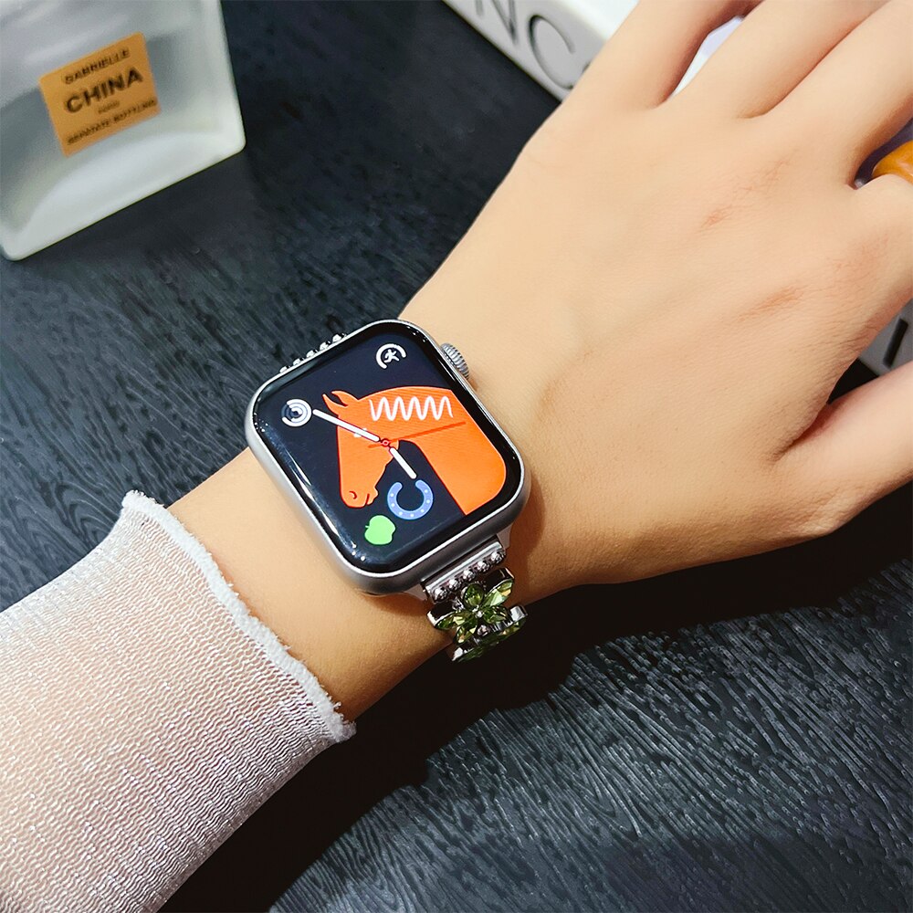 Cute Women Metal Strap for Apple Watch Band 41mm 40mm 42mm 44mm 45mm 38 49mm Luxury Wristband for Iwatch 8 7 6 Se 5 4 Ultra 3 2